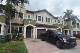 636 NE 35th Ave, Homestead, FL 33033 - Photo 1