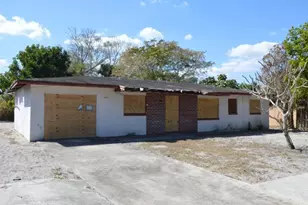 1620 SE Apache Ave, Stuart, FL 34994 - Photo 1