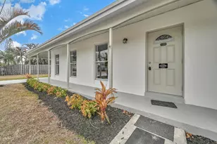 105 SE Castana Ct, Port Saint Lucie, FL 34983 - Photo 1