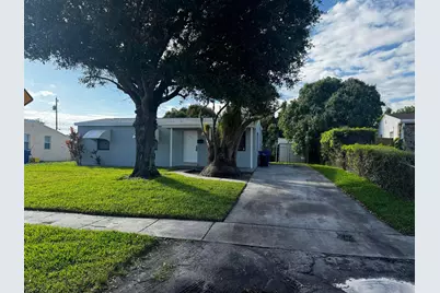311 W 29th Street, Riviera Beach, FL 33404 - Photo 1