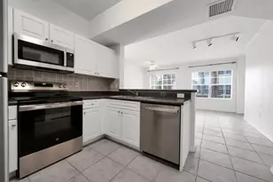 557 SE Prescott Pl, Stuart, FL 34994 - Photo 1