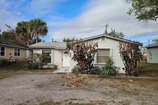 1375 26th Ave SW, Vero Beach, FL 32962 - Photo 1