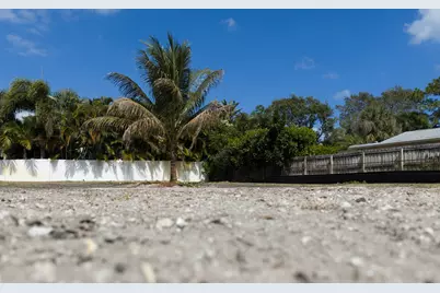 2417 Country Oaks Lane, West Palm Beach, FL 33410 - Photo 1