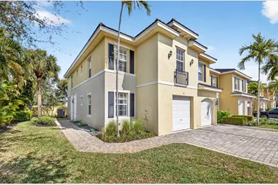 21 Largo Way, Boynton Beach, FL 33426 - Photo 1