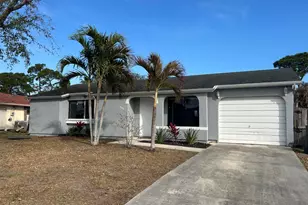 565 SE Thornhill Dr, Port Saint Lucie, FL 34983 - Photo 1