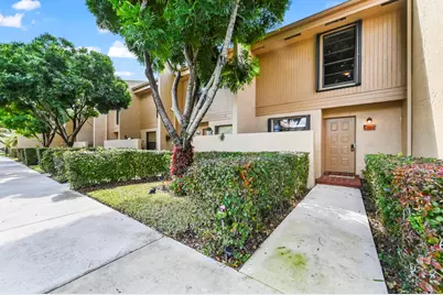 1464 NW 97th Terrace #285, Pembroke Pines, FL 33024 - Photo 1