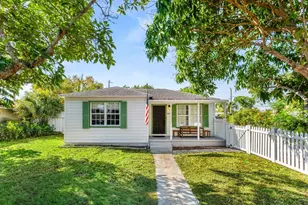810 Franklin Rd, West Palm Beach, FL 33405 - Photo 1