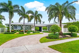 711 NE 69th St, Boca Raton, FL 33487 - Photo 1