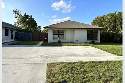 1490 Summit Run Circle, West Palm Beach, FL 33415 - Photo 1