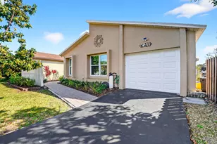 5198 Mirror Lakes Blvd, Boynton Beach, FL 33472 - Photo 1