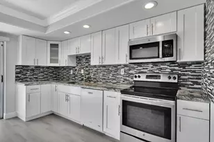 104 Palamino Cir, Boca Raton, FL 33487 - Photo 1