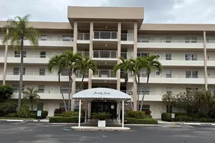 3930 Oaks Clubhouse Dr, Pompano Beach, FL 33069 - Photo 1