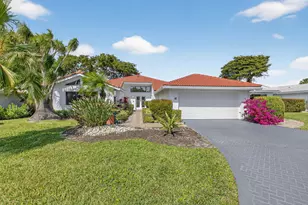 32 Estate Dr, Boynton Beach, FL 33436 - Photo 1
