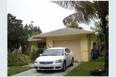 960 NE 35th Street, Oakland Park, FL 33334 - Photo 1
