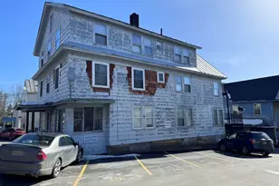 129 Perham St, Farmington, ME 04938 - Photo 3