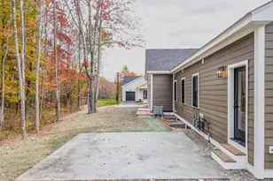 18 Daybreak Ln, Windham, ME 04062 - Photo 5