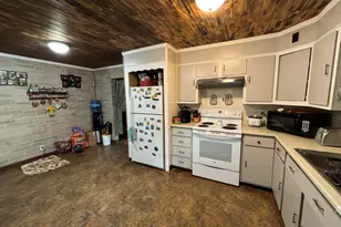 413 Pine St, Dover Foxcroft, ME 04426 - Photo 5