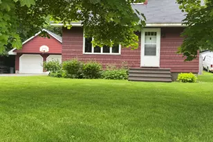 26 Teague St, Caribou, ME 04736 - Photo 3