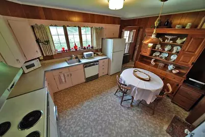 33 Pleasant Street, Houlton, ME 04730 - Photo 9