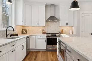 7 Washburn Farm Ln, Kittery, ME 03905 - Photo 9