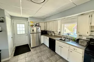 35 Market St, Fort Kent, ME 04743 - Photo 9