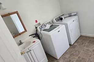 111 Prospect St, Dexter, ME 04930 - Photo 15