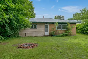 14 Osborne St, Fairfield, ME 04937 - Photo 5