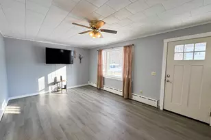 31 Edwards St, Lincoln, ME 04457 - Photo 9
