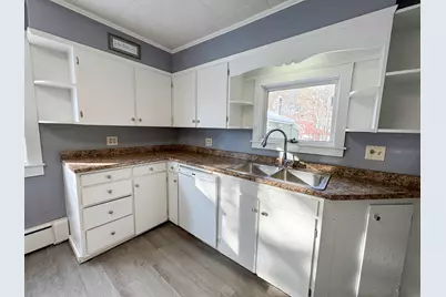 31 Edwards Street, Lincoln, ME 04457 - Photo 7