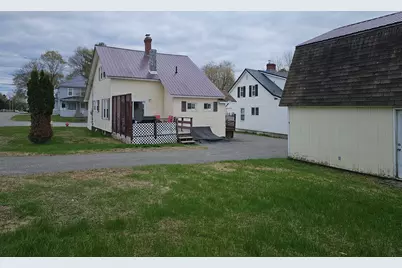 22 Pine Street, East Millinocket, ME 04430 - Photo 31
