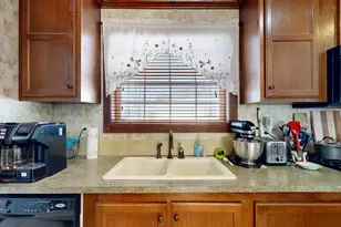 8 Sheldon Pl, Lewiston, ME 04240 - Photo 5