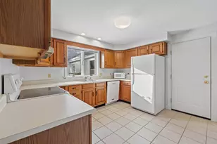 22 Oakwood Ln, Kennebunk, ME 04043 - Photo 5