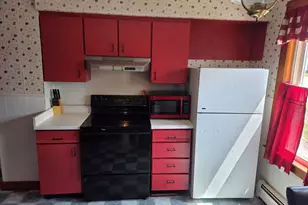 90 Bates St, Millinocket, ME 04462 - Photo 9
