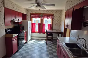 90 Bates St, Millinocket, ME 04462 - Photo 7