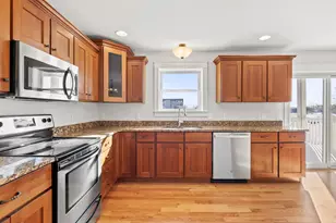 7 Heath St, Old Orchard Beach, ME 04064 - Photo 17