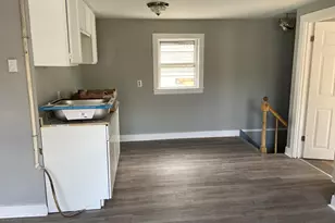 21 Laurel St, Augusta, ME 04330 - Photo 9