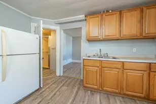 39 Carlton Ave, Mexico, ME 04257 - Photo 3