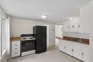 8-10 Bayview Ln, Kittery, ME 03904 - Photo 37