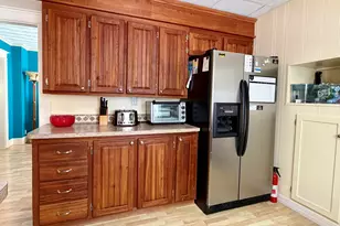 136 Fraser Ave, Madawaska, ME 04756 - Photo 9