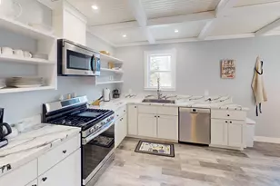 52 John St, Camden, ME 04843 - Photo 11