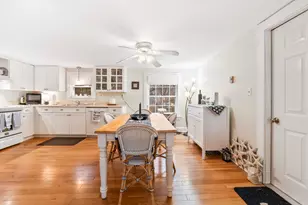 589 York St, York, ME 03909 - Photo 7
