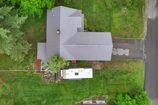 69 Cottage St, Hampden, ME 04444 - Photo 5
