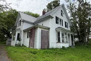43 Washburn St, Caribou, ME 04736 - Photo 5