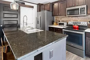 112 Raccoon Cv Rd, Lamoine, ME 04605 - Photo 17