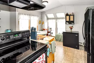 620 Crescent Ave, Rumford, ME 04276 - Photo 9