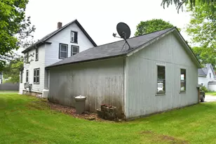 28 Libby St, Lincoln, ME 04457 - Photo 3