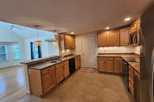 33 Heritage Dr, Wells, ME 04090 - Photo 5