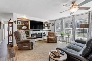 25 Birch St, Winthrop, ME 04364 - Photo 9