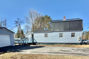 31 Delmont St, Presque Isle, ME 04769 - Photo 3
