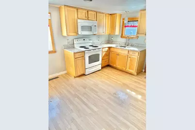 31 Delmont Street, Presque Isle, ME 04769 - Photo 9
